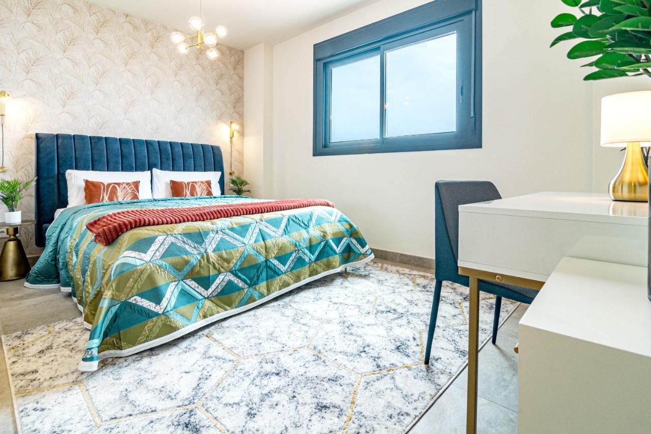 Inf25E- Tastefully Furnished Flat, Estepona Center Dış mekan fotoğraf