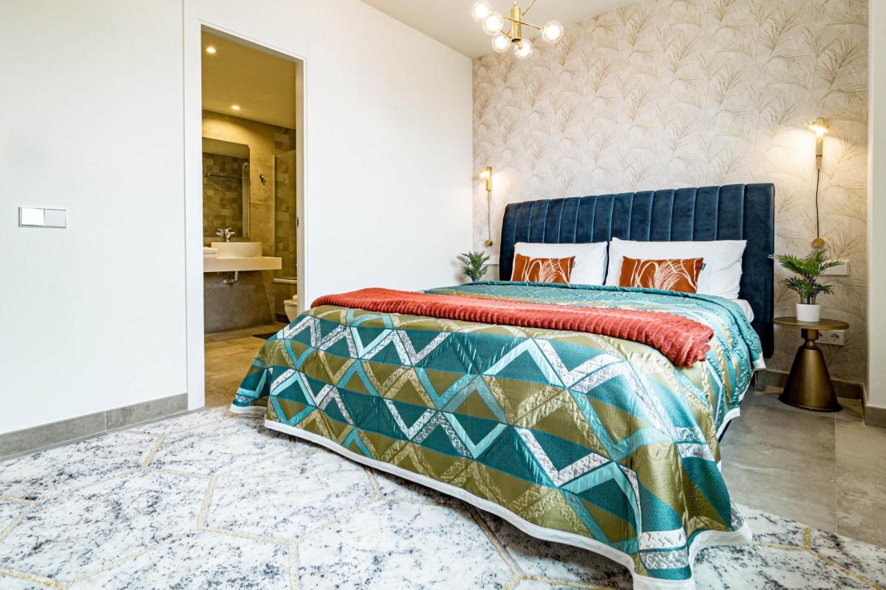 Inf25E- Tastefully Furnished Flat, Estepona Center Dış mekan fotoğraf